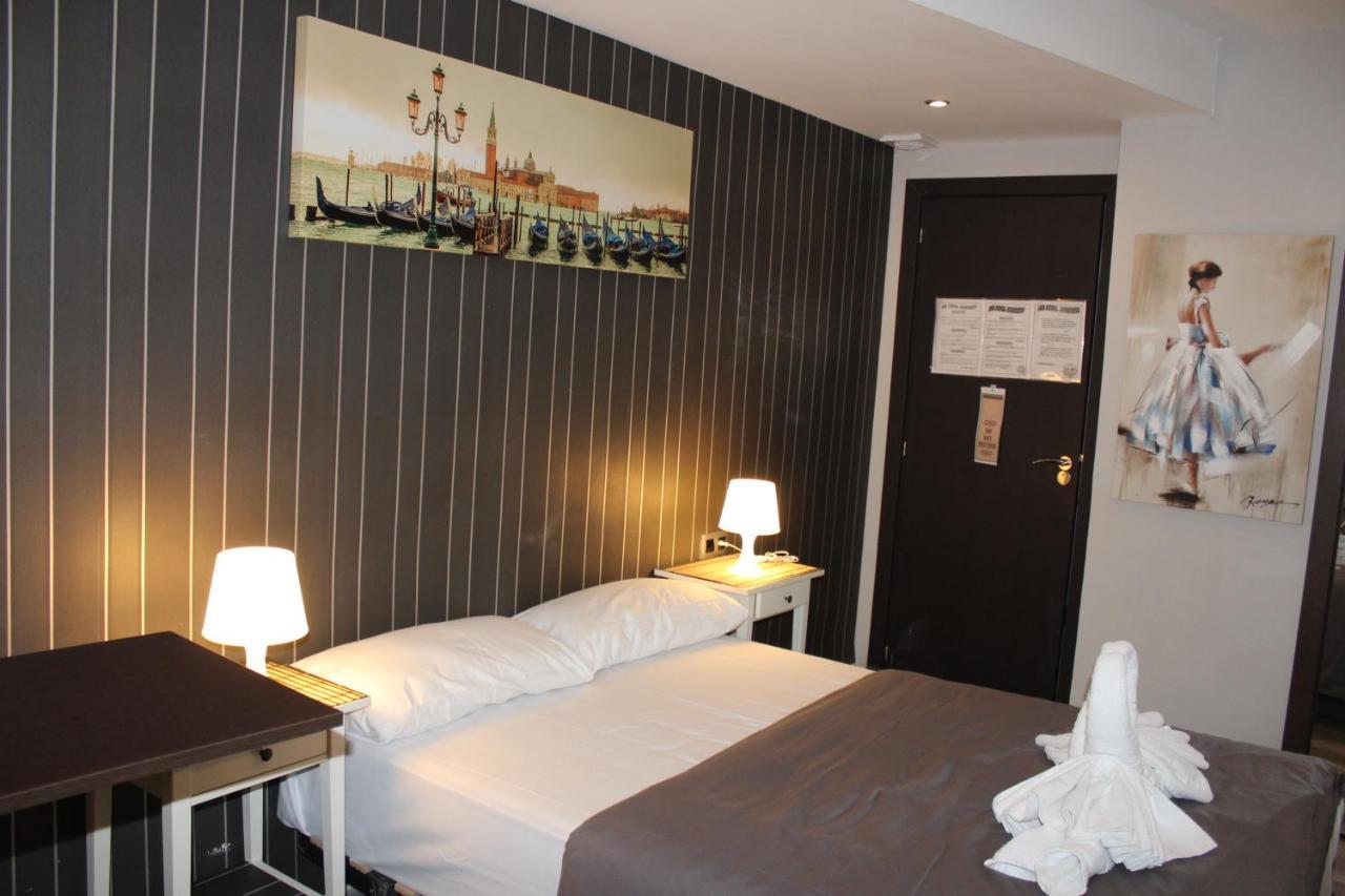 Bcn Condal Hostal Барселона Екстер'єр фото